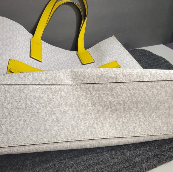 Michael Kors Kenly Large Signature Logo Tape Tote Bag - Picture 11 of 11